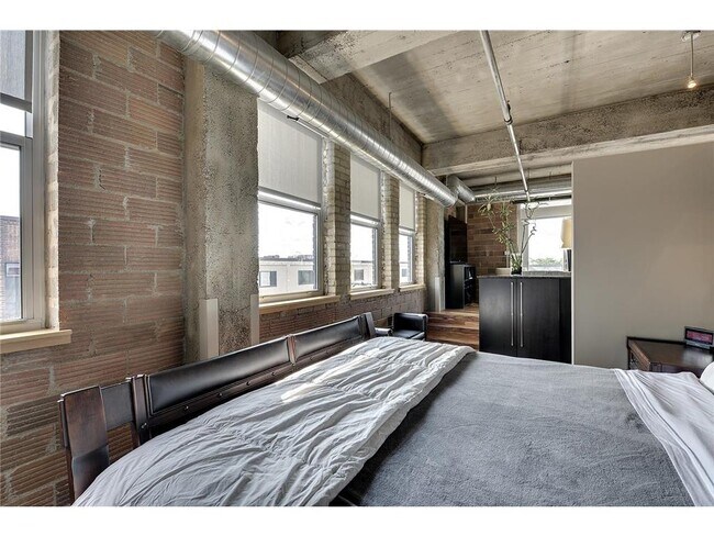 Building Photo - 901 N 3rd St