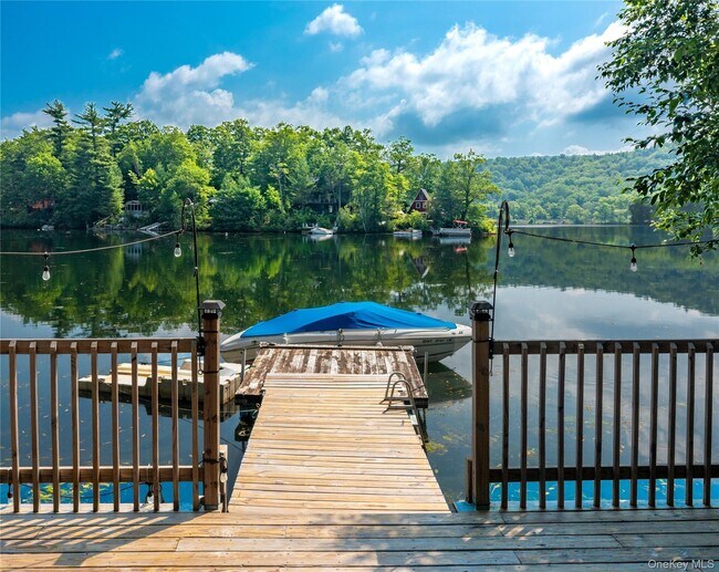 Building Photo - 24 Crescent Dr