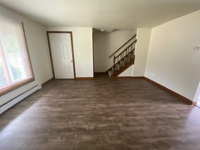 Building Photo - 2068 Terry Ln