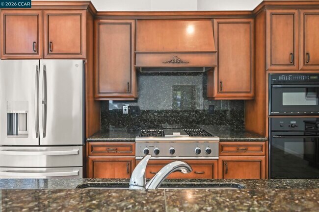 Building Photo - 161 La Serena Ave