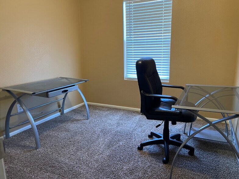 Building Photo - 7951 S Kittredge Way