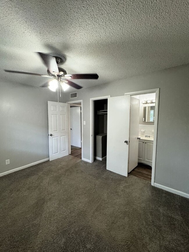 Building Photo - 1st Month Rent Free with 13-month Lease!
