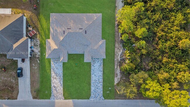 Building Photo - 4980 Fairway Ct