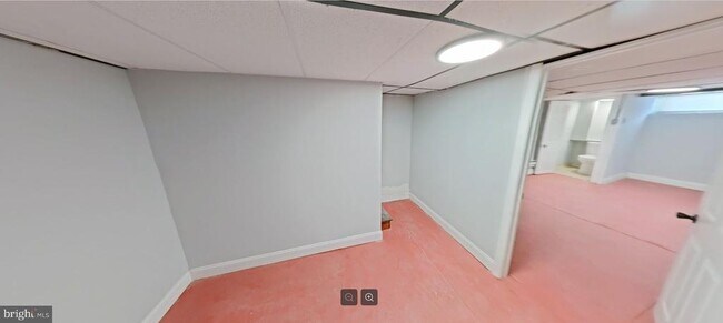 Building Photo - 6459 N 16th St