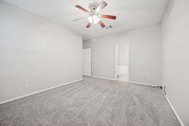 Building Photo - 3933 Parkhaven Dr