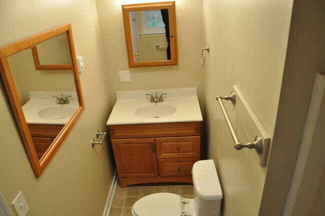 Building Photo - Sparkling Rambler in Park-like Setting on 10 Acres