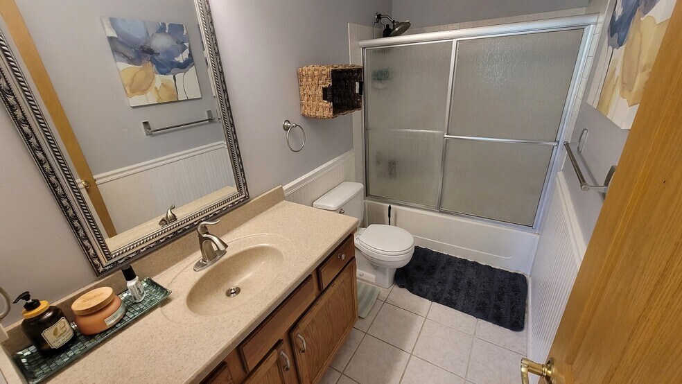 Building Photo - 3885 Thornberry Way