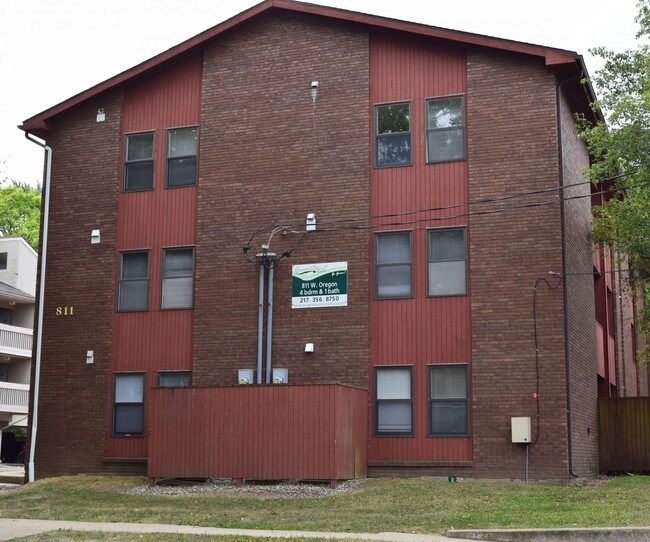 Building Photo - 811 W Oregon St