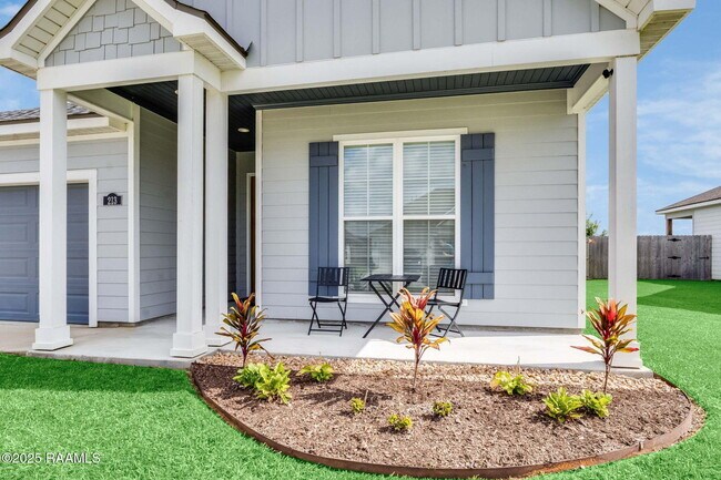 Building Photo - 213 Tennyson Dr