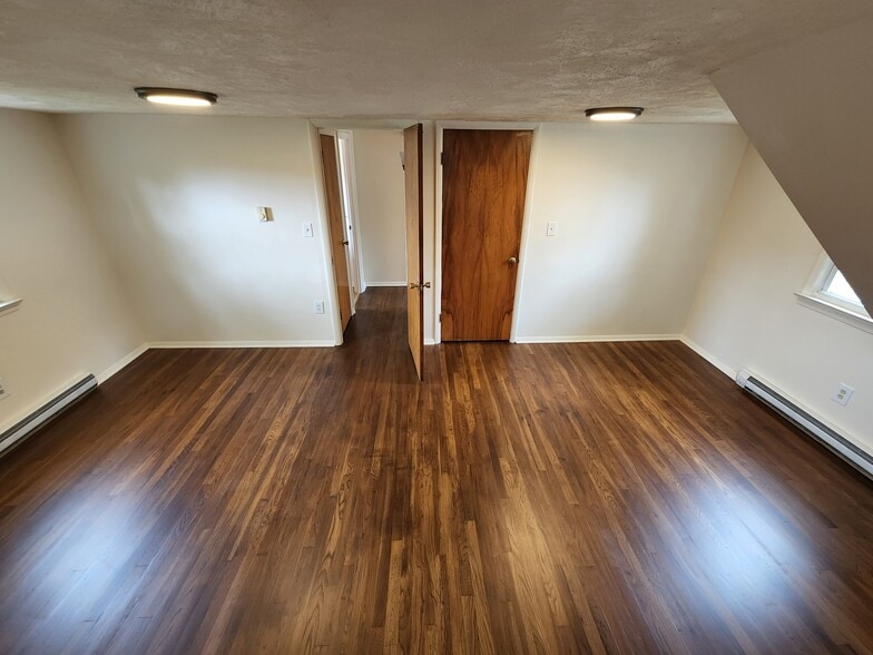 Bedroom from Center. - 1918 Rosemore Ave