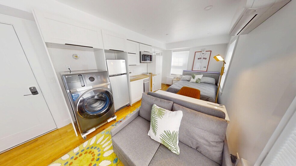 Building Photo - 36 Shepard St