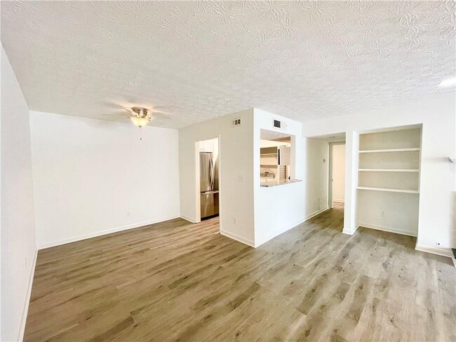 Building Photo - 320 Park Ridge Cir