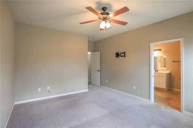 Building Photo - 626 N Tennyson Ln