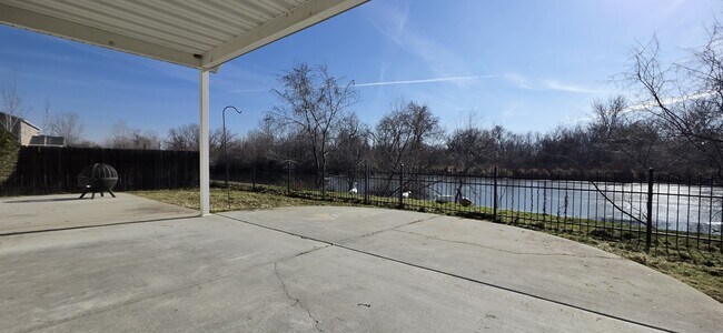 Building Photo - 157 E Murtaugh Lake Dr