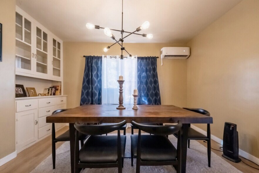 Building Photo - 170 E 100 N