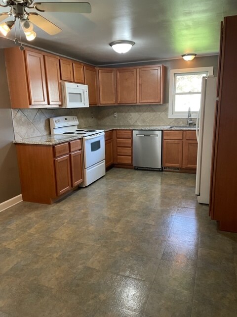 Building Photo - 417 W Hanover St