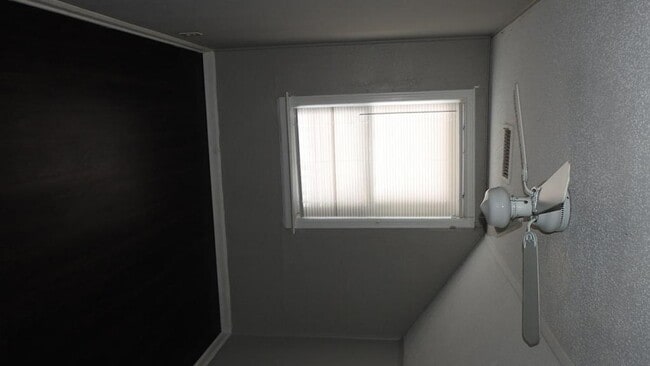 Building Photo - 425 N Morse Ave