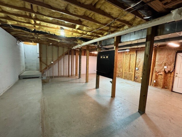 Building Photo - 302 Rushingwater Dr