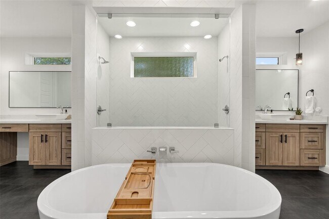 Building Photo - 108 Sierra Mosca Trl