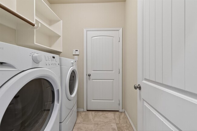 Building Photo - 18139 Swallow Spgs Wy