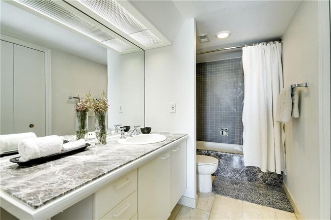 Building Photo - 1122 Colorado St