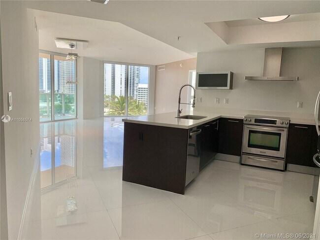 Building Photo - 250 Sunny Isles Blvd