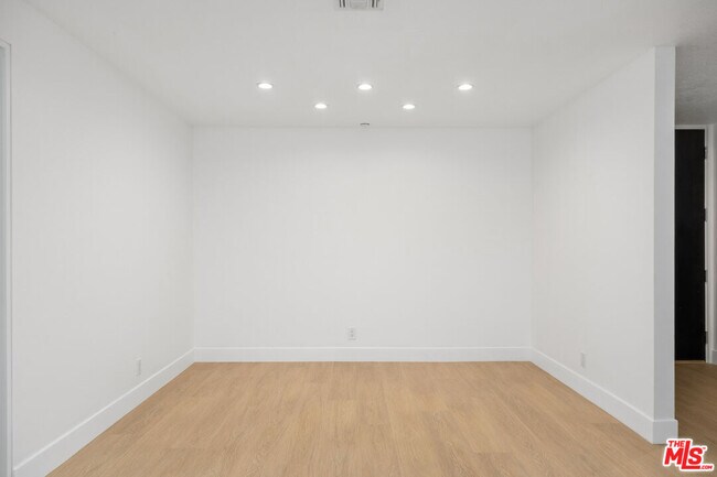 Building Photo - 200 N Swall Dr