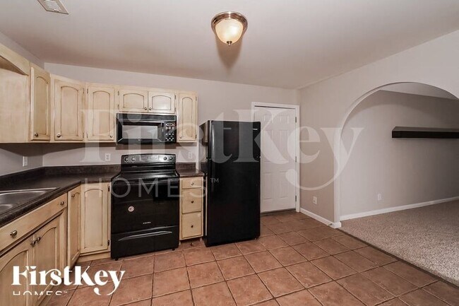 Building Photo - 400 Crooked Creek Ln