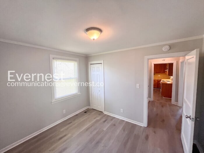Building Photo - 149 Dellway Dr