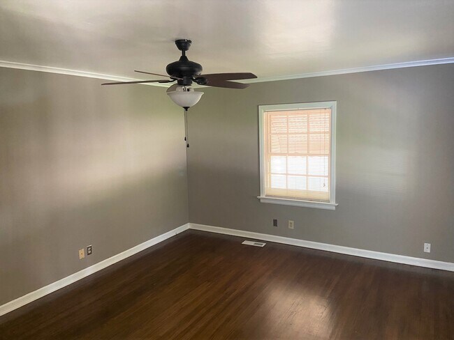 Building Photo - 4514 E 4th Pl