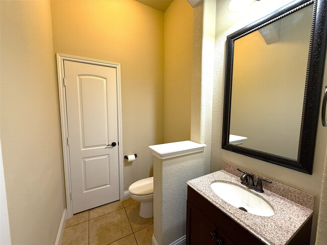Building Photo - 27610 Dalton Bluff Ct