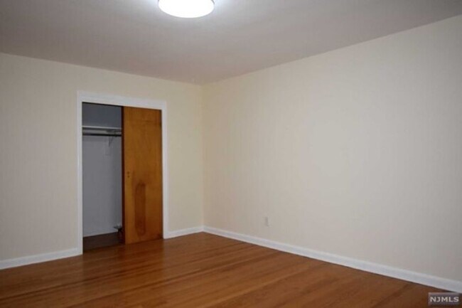 Building Photo - 356 Slocum Way