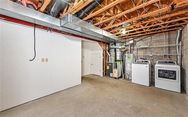 Building Photo - 229 Hillvue Dr