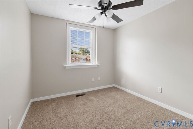 Building Photo - 2218 Kingsbrook Dr