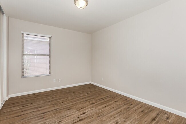 Building Photo - 1055 E Denim Trail