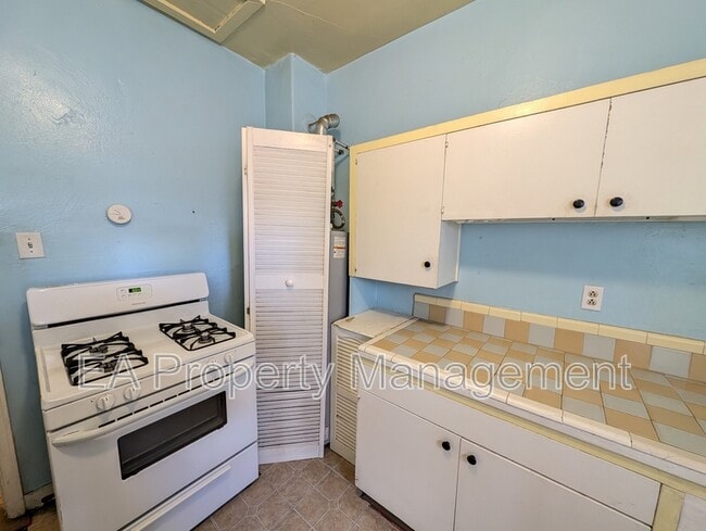 Building Photo - 808 13th St NW