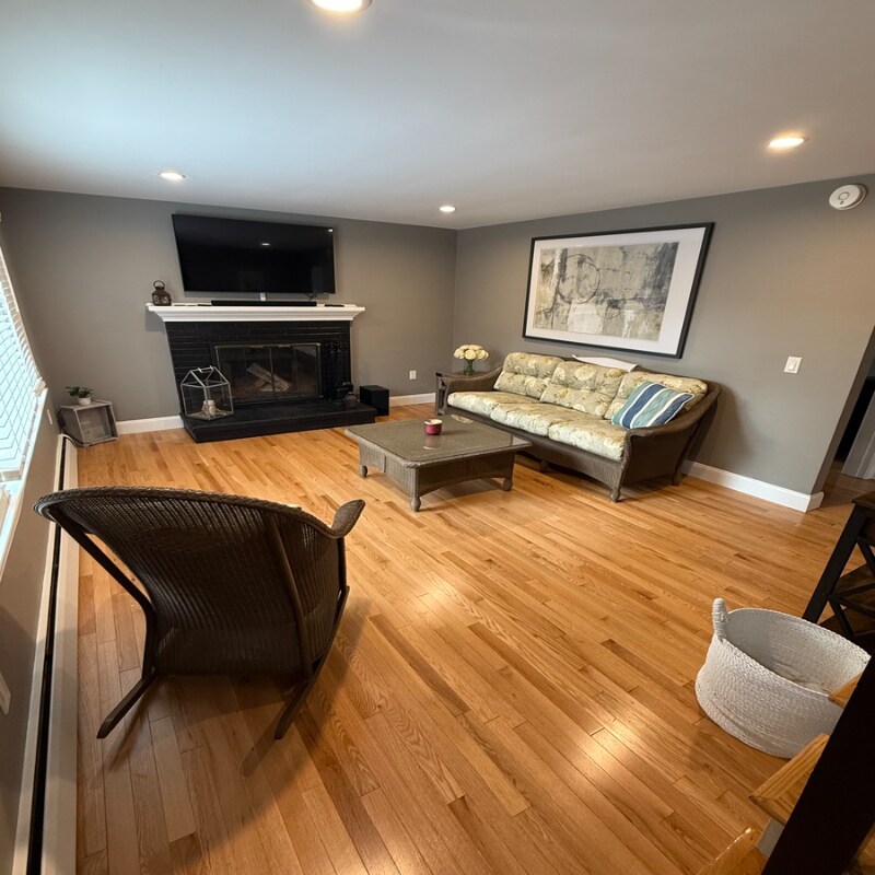 Building Photo - 3 Crystal Ln