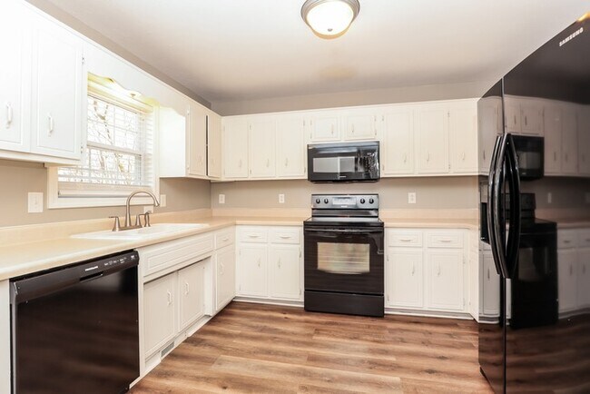 Building Photo - Great 3 Bedroom Home in Clarksville, TN