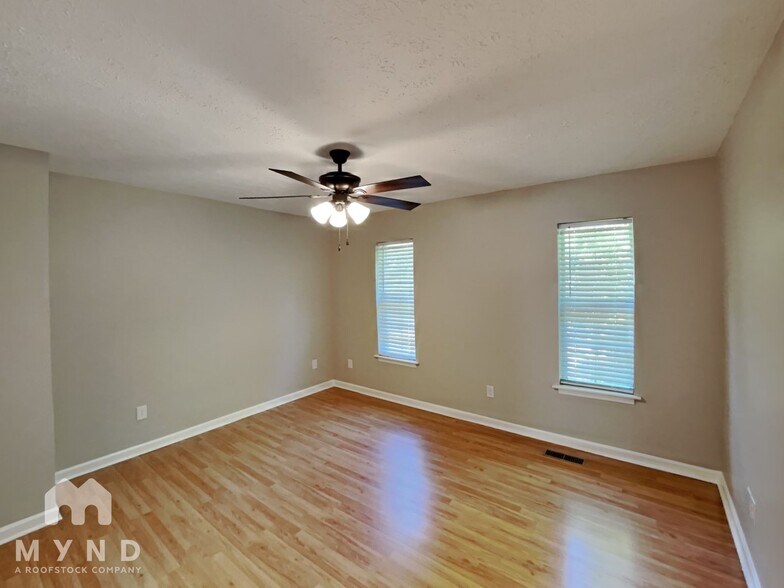 Building Photo - 383 Huntington Ridge Dr