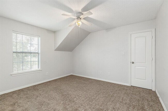 Building Photo - 19907 Stone Lake Cir