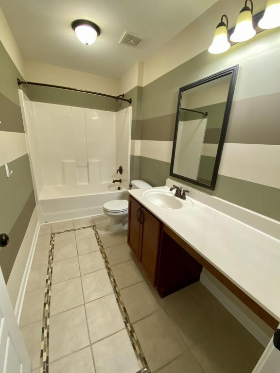 Building Photo - 36 Red Coat Dr