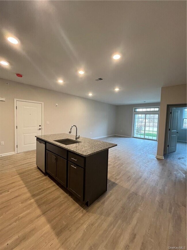 Building Photo - 422 Tower Ridge Cir