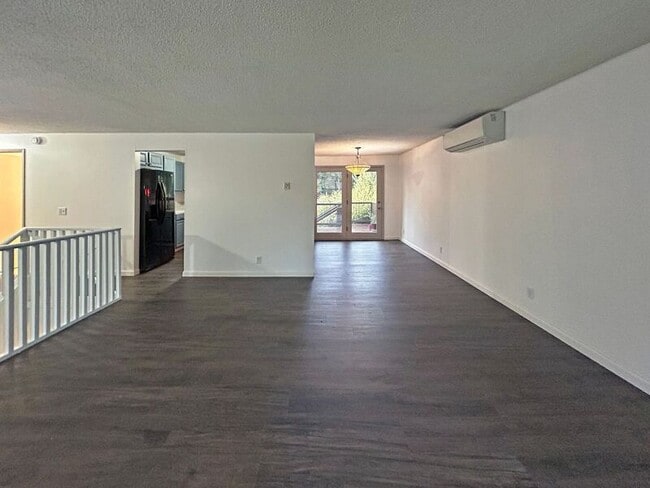 Building Photo - 505 Empress Ave