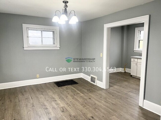 Building Photo - 1012 Brown St