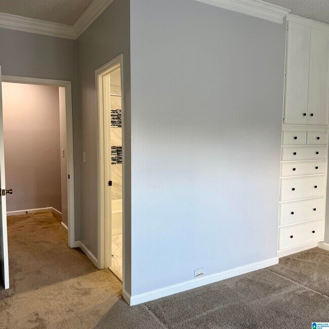 Building Photo - 1932 Waterford Pl