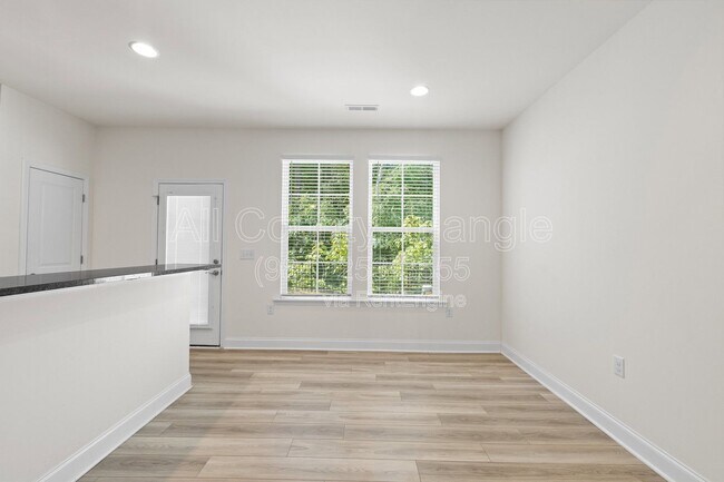 Building Photo - 1176 Channel Drop Dr