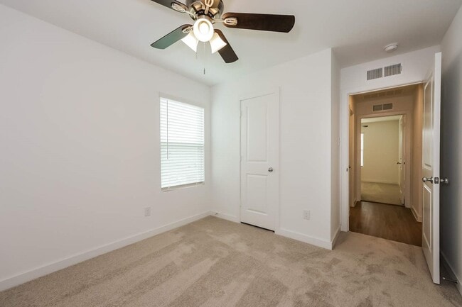 Building Photo - 4901 Draper Rdg Dr