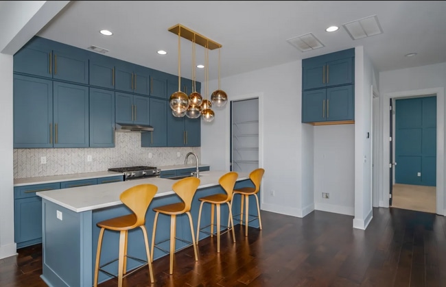 Building Photo - 7092 Fain Park Dr