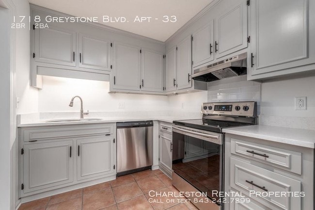 Building Photo - 1718 Greystone Blvd