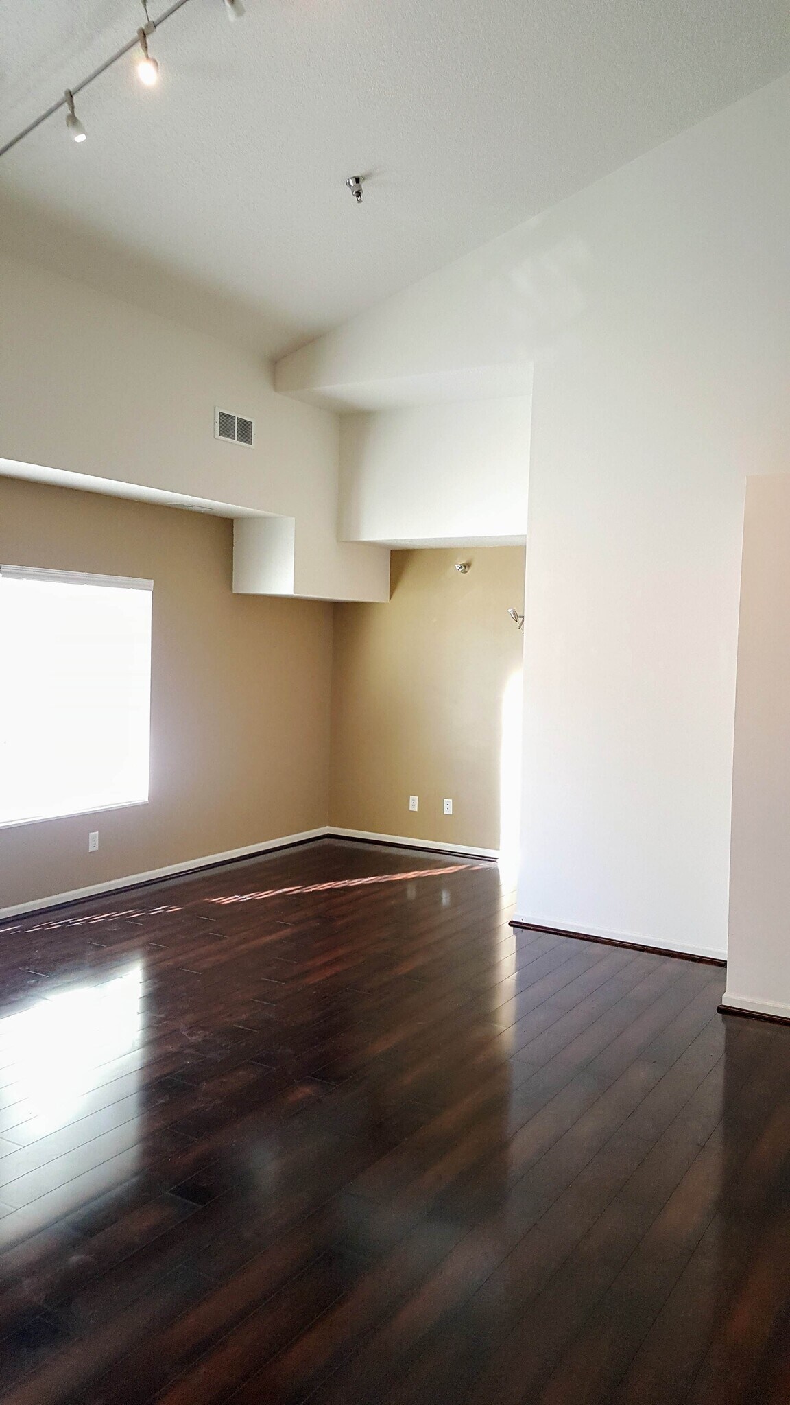 Building Photo - 1991 29th Pl NW